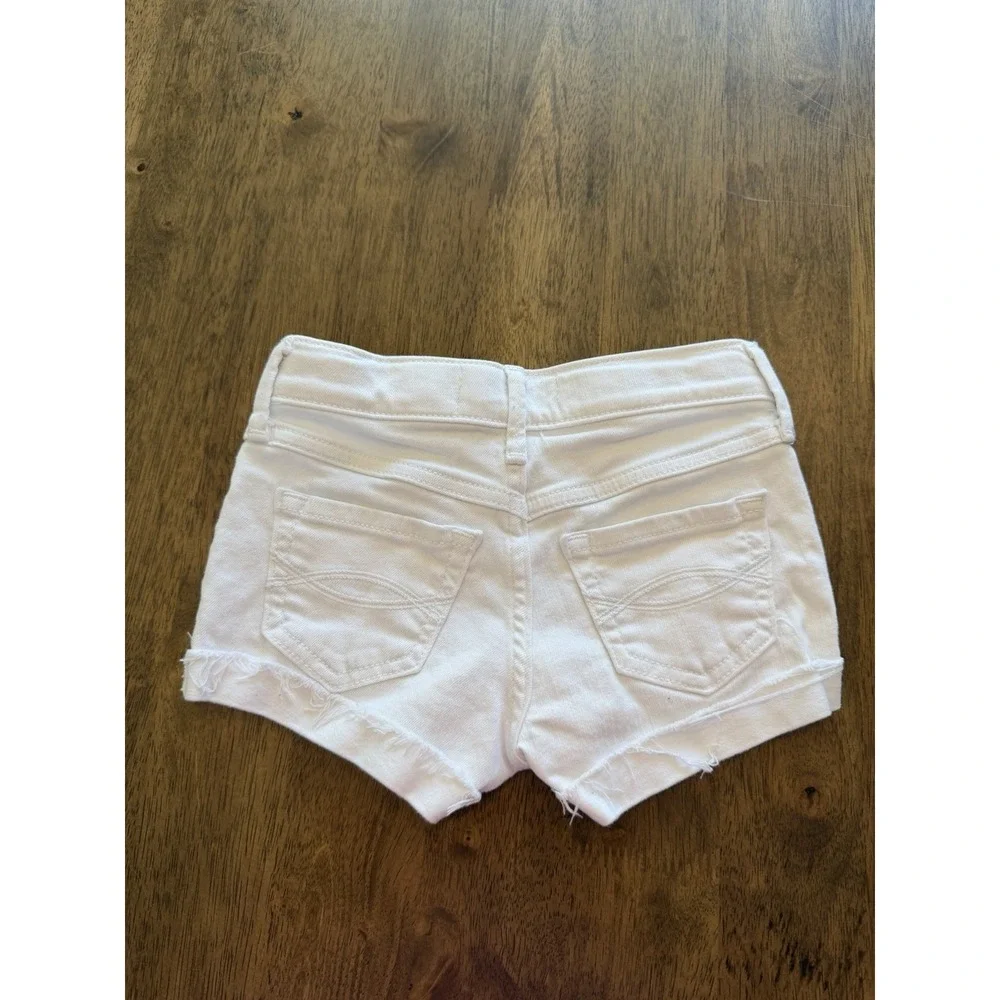 Abercrombie Kids Girls White Denim Shorts Size 5/6 Frayed Raw Hem